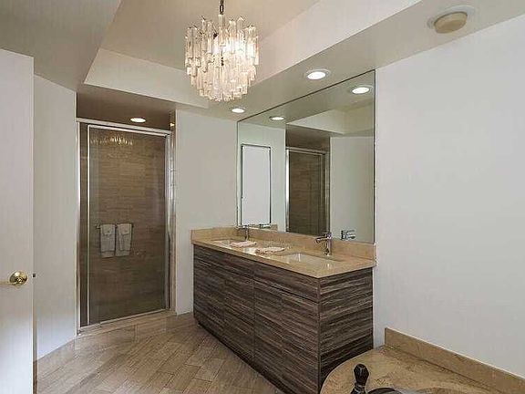 3rd image of 20201 E Country Club Dr APT 1609
