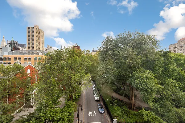 Sold by Level Group | media 3