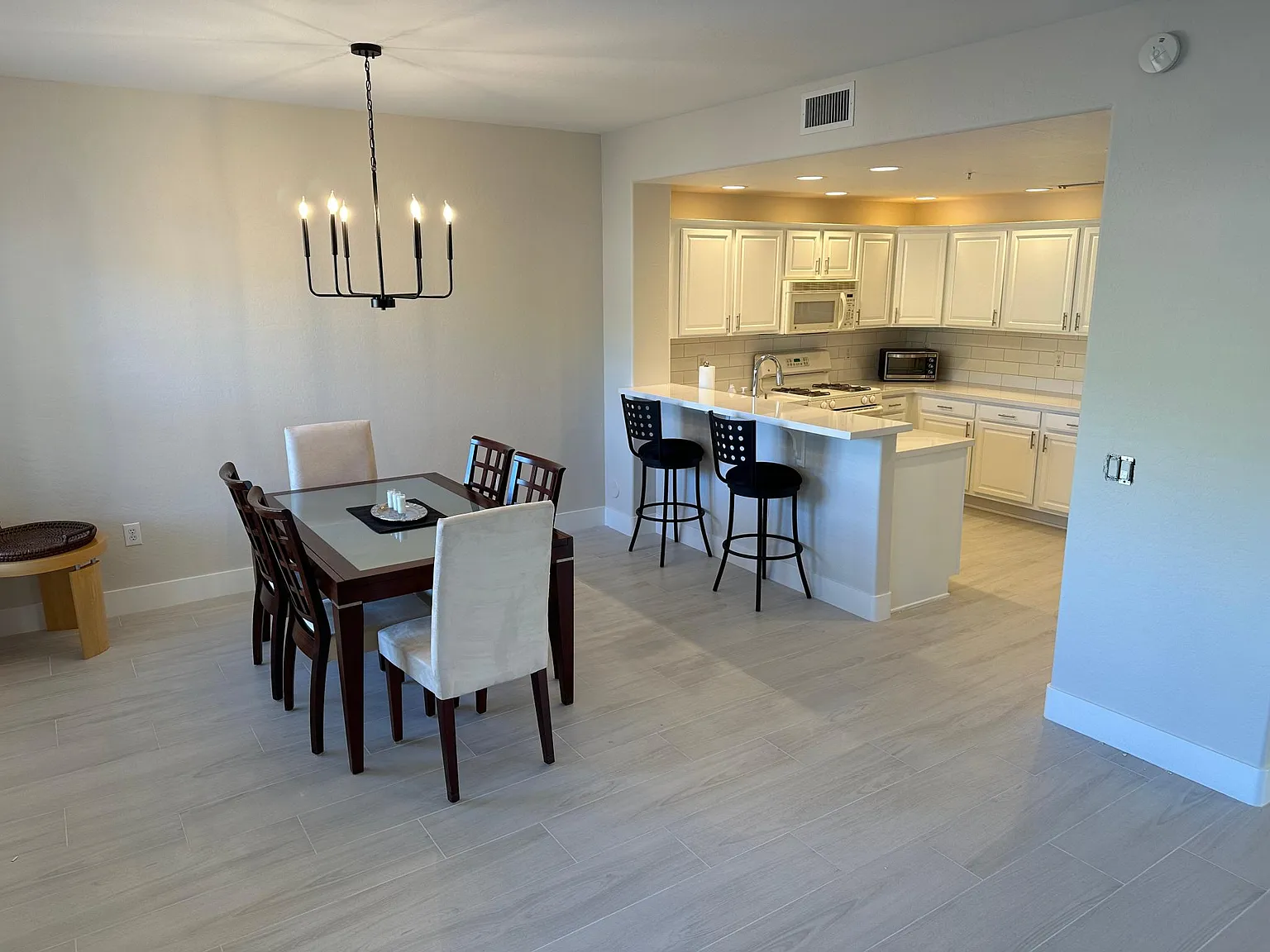 3 bed, 1835 sqft, $3,000 — Photo 4
