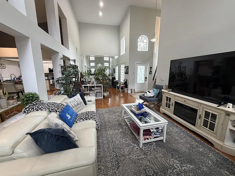 10157 NW 4th St — Photo 8