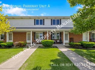 102 Colonial Pkwy UNIT A, Yorkville, IL 60560