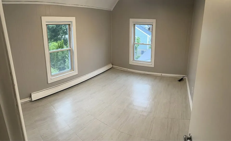 3 bed, 1100 sqft, $2,800 — Photo 3