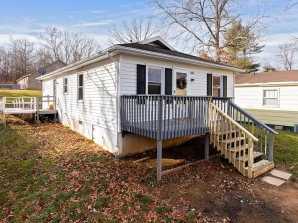 1804 3rd St, Waynesboro, VA 22980