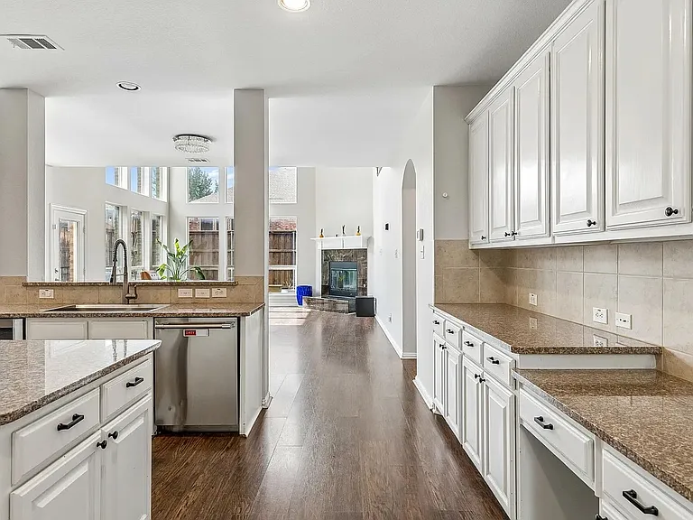 2245 Jaguar Dr — Photo 9