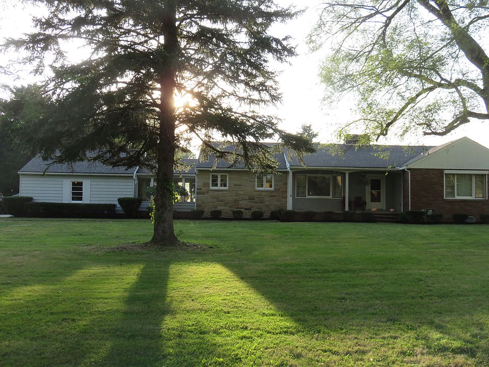 1st image of 3914 Brookside Dr