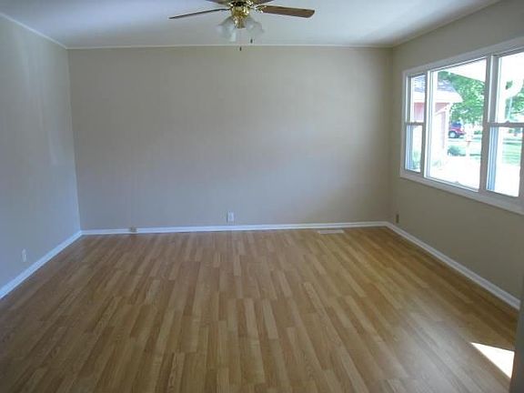 3rd image of 1612 Fenley Dr