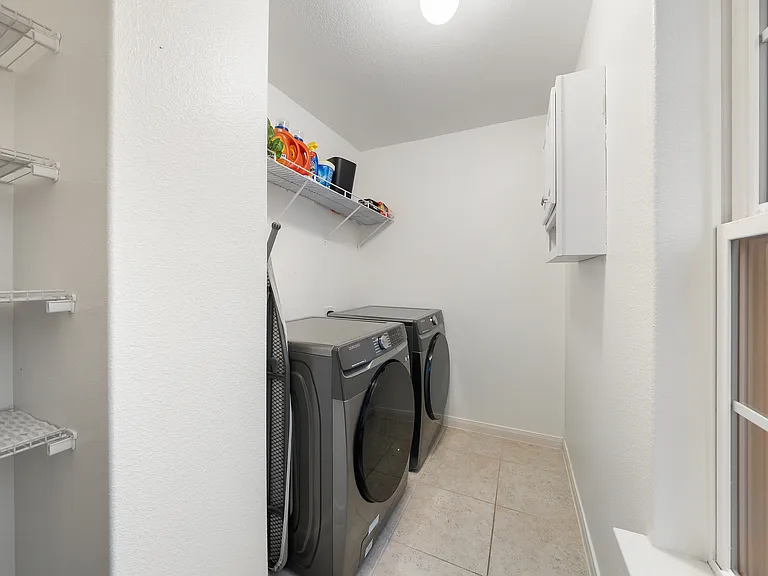 125 Curt St — Photo 4