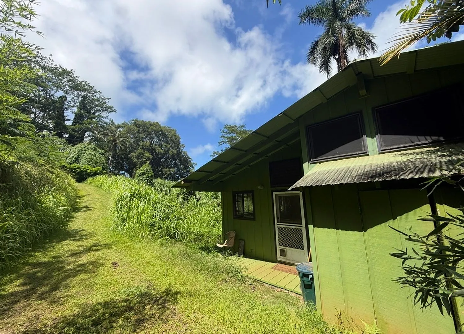 Remote riverside Kilauea cottage. — Photo 3