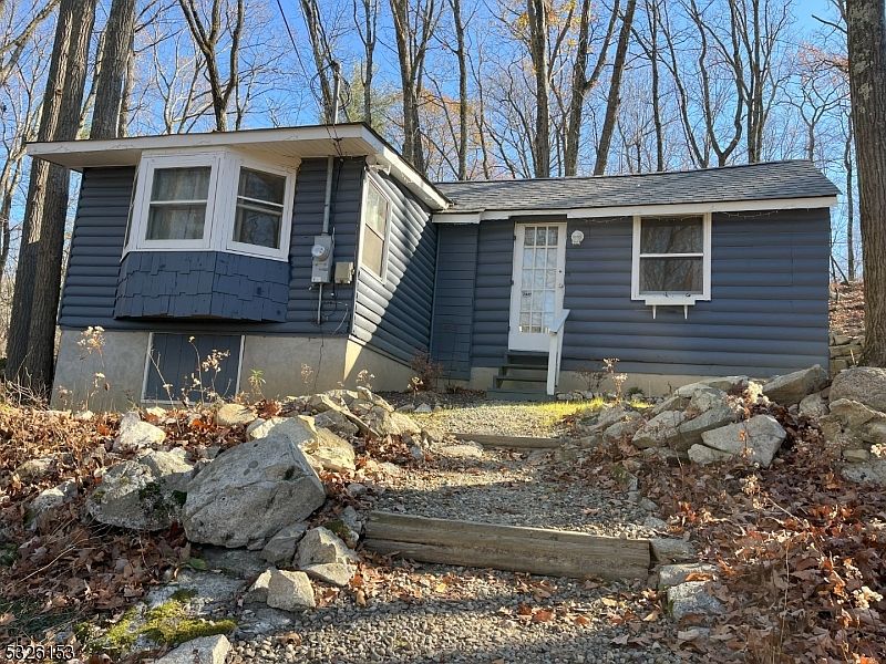 1st image of 26 Cedar Ln