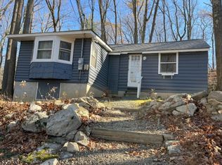 26 Cedar Ln, Sussex, NJ 07461