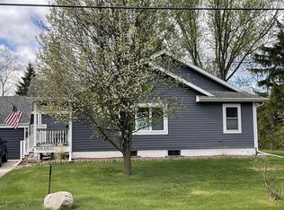 W242N4251 Swan Rd, Pewaukee, WI 53072