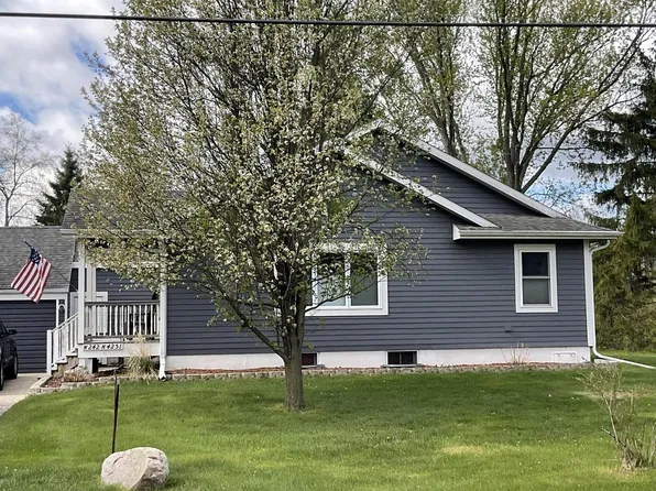 W242N4251 Swan ROAD, Pewaukee, WI 53072