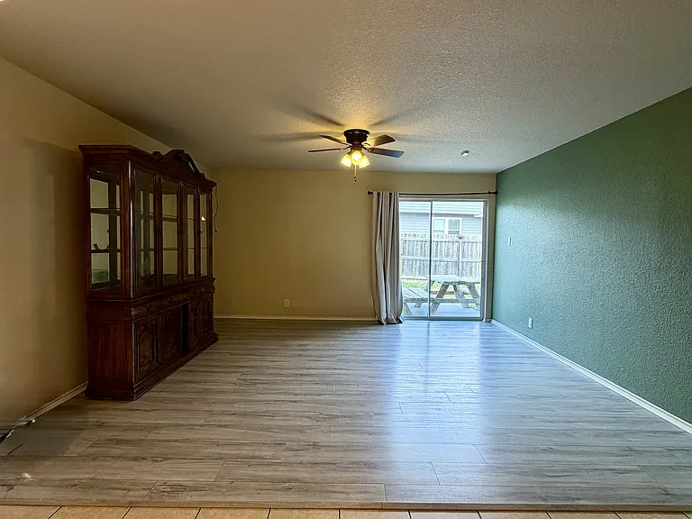 419 Dolly Dr — Photo 26