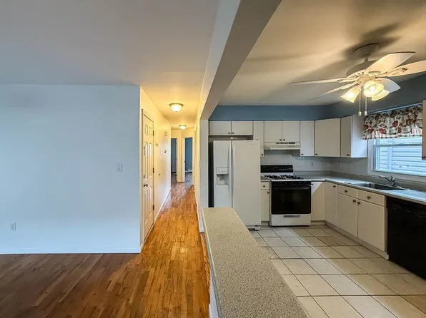 513 Avenue C image 9 of 27