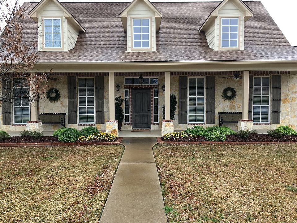 1st image of 222 Pecan Park Dr