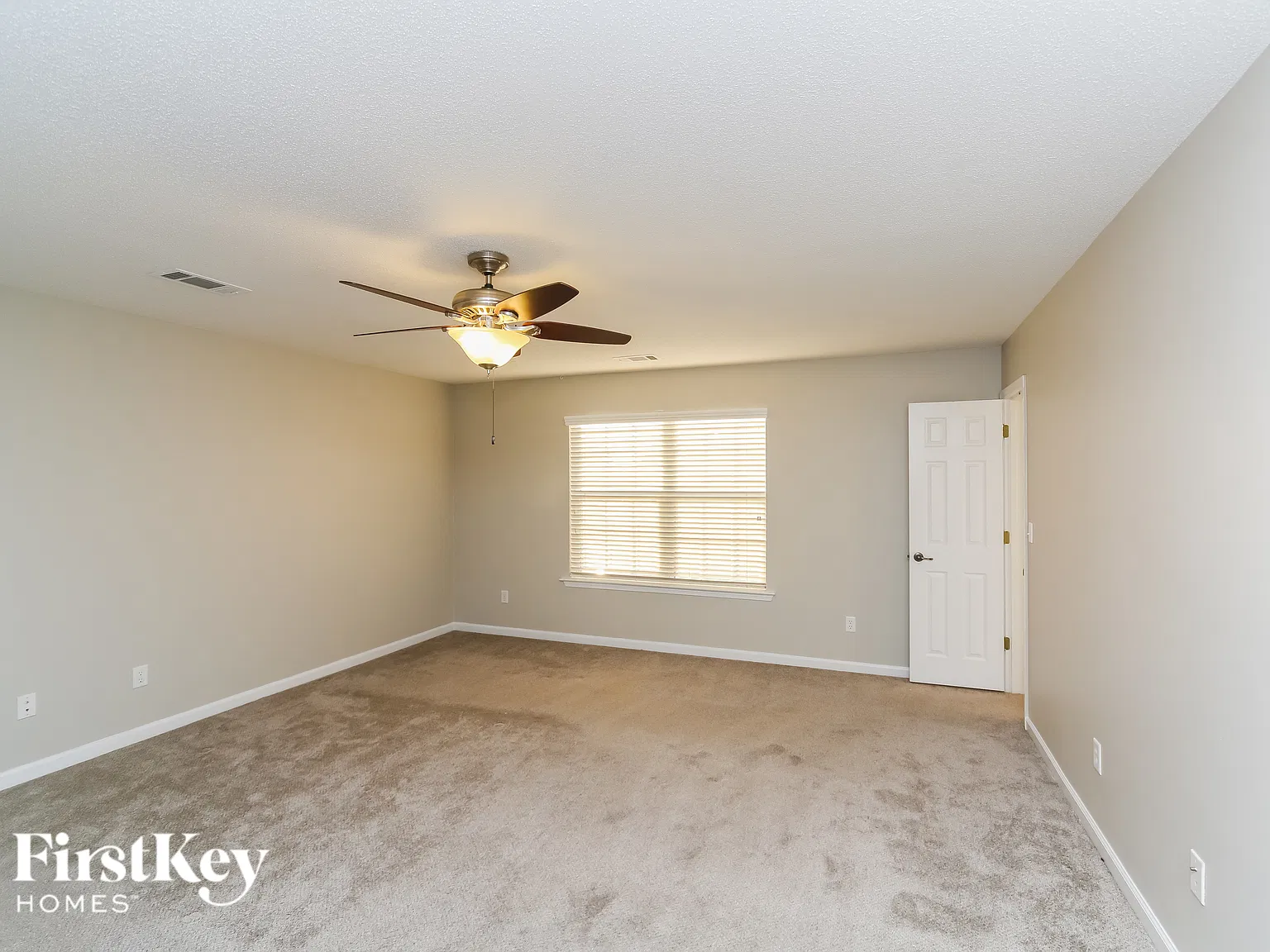 4 bed, 2.5 bath, 2724 sqft, $2,745 — Photo 2