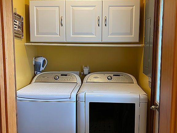 High efficiency washer/dryer