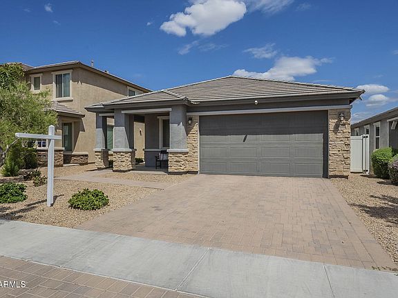 4th image of 2420 E Saint Catherine Avenue