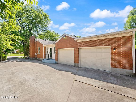 3rd image of 3316 Cornelia Dr