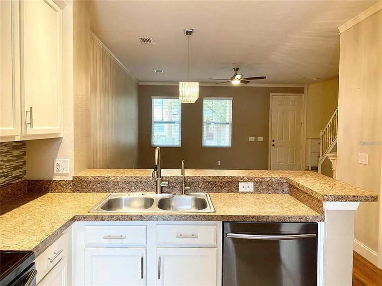 7975 Northlake Pkwy — Photo 8