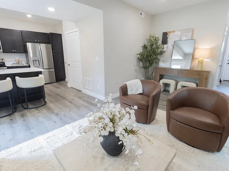 2950 N Creasy Springs Rd — Photo 15