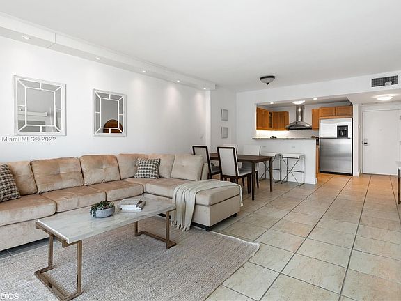 3rd image of 2301 Collins Ave APT 1502