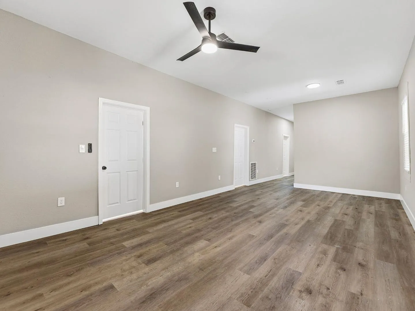 1740 W Cherry St — Photo 2