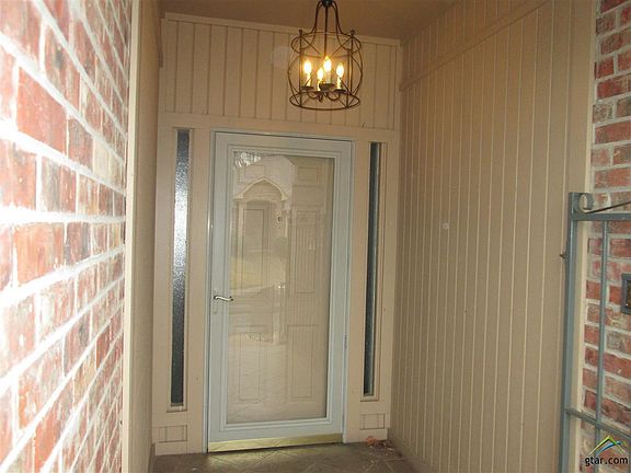2nd image of 315 Amberwood Cir