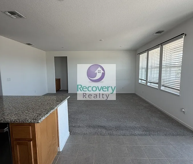 621 Tower Ct — Photo 22