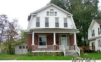 1st image of 811 W 4th St