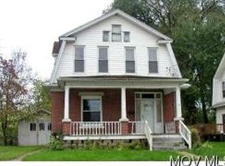 811 W 4th St, Williamstown, WV 26187