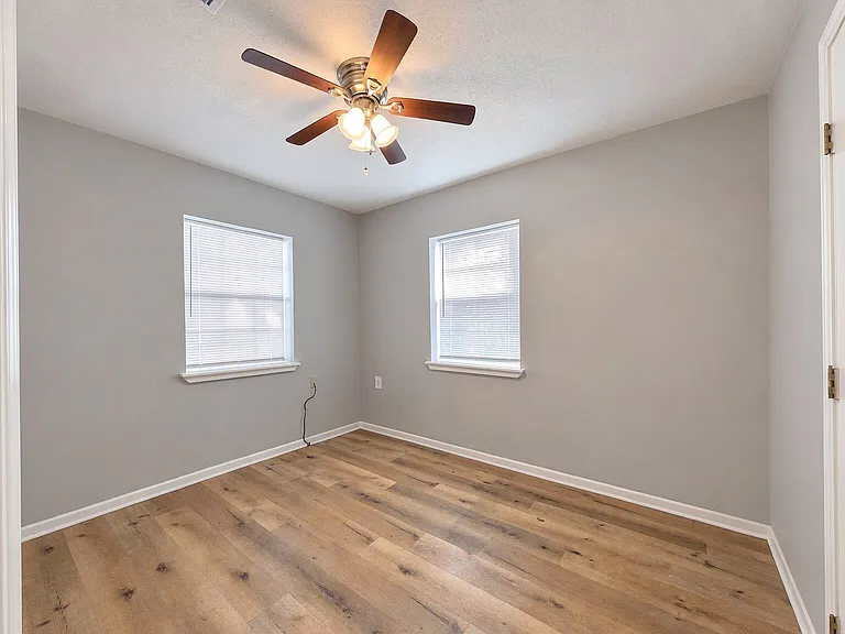 27 Kelly Ave NE #A — Photo 9