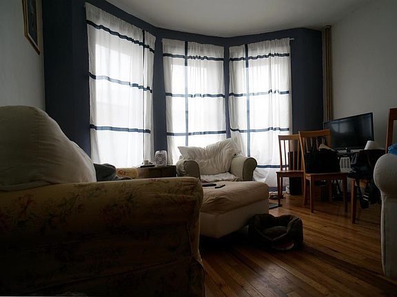 4th image of 1054 Bergen St #C2rka