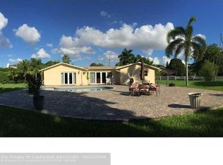 18511 SW 58th St, Southwest Ranches, FL 33332