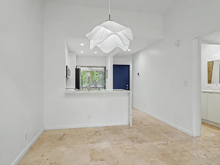 3939 NE 5th Ave #A201 — Photo 7