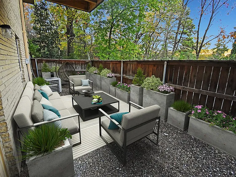 Enjoy Lunch or Dinner Outside!