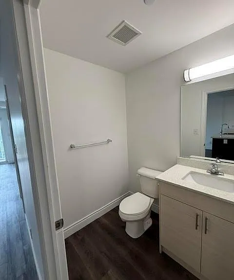 1675 Banwell Rd #304 — Photo 10