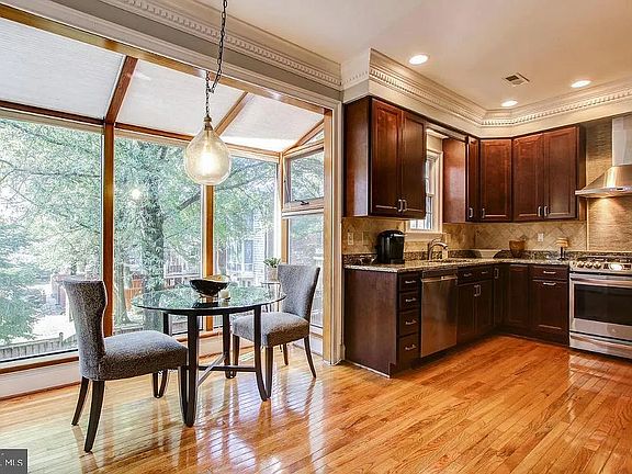 5th image of 9936 Foxborough Cir