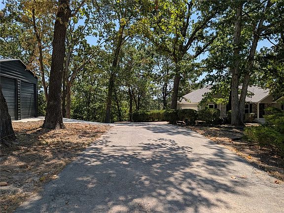 3rd image of 13638 Spring Rd