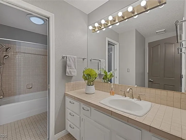 9 Quail Run Rd — Photo 38