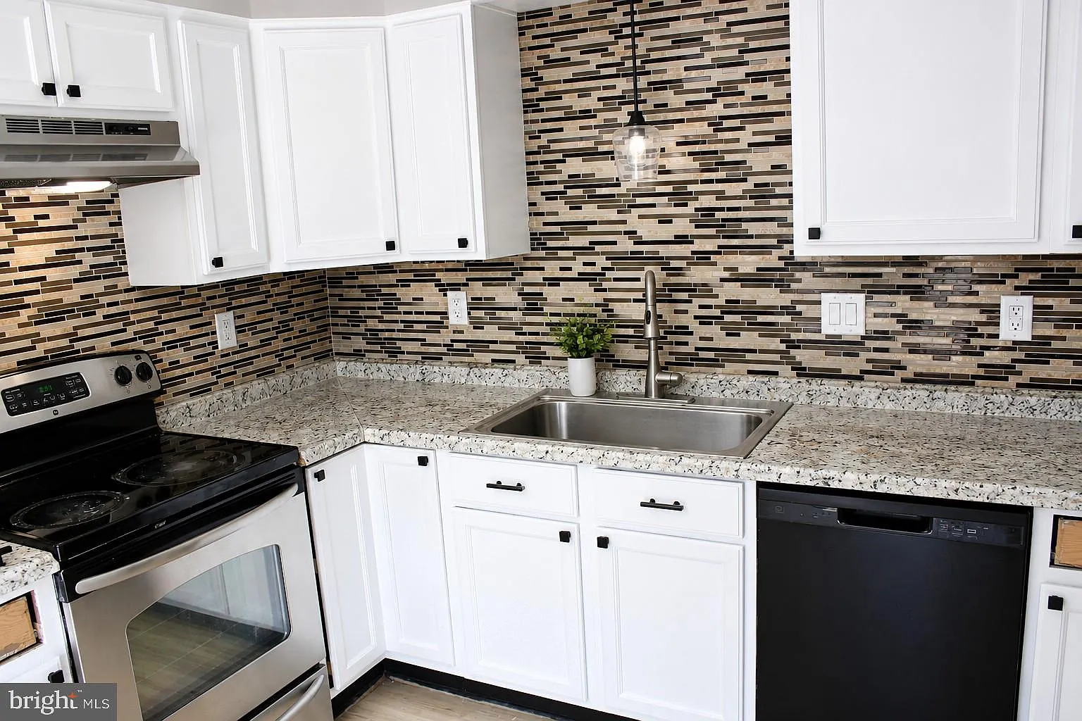 2 bed, 1.5 bath, 1080 sqft, $1,850 — Photo 4