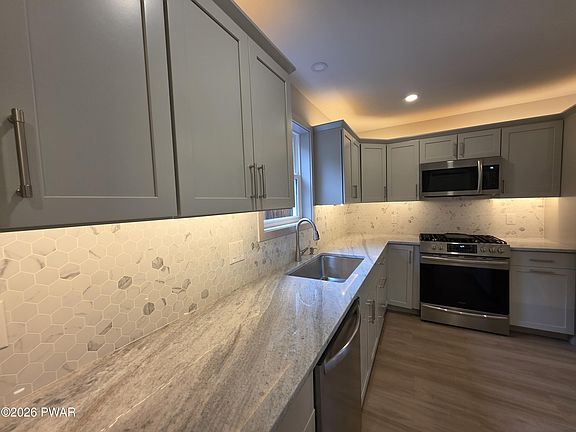 5th image of 411 Avenue F