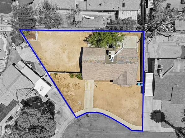 3560 Regents Cir, Winchester, NV 89121