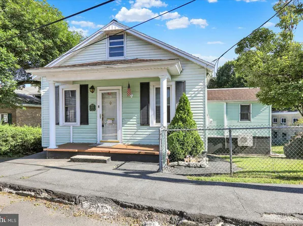 1401 Mount Hope Ave, Pottsville, PA 17901