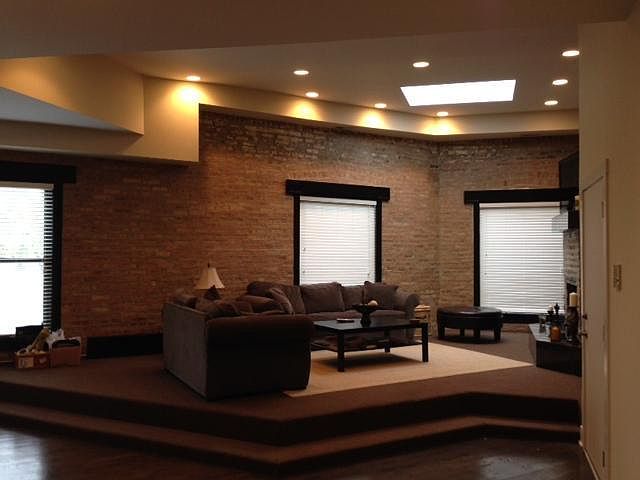 1st image of 2521 N Lincoln Ave #4J