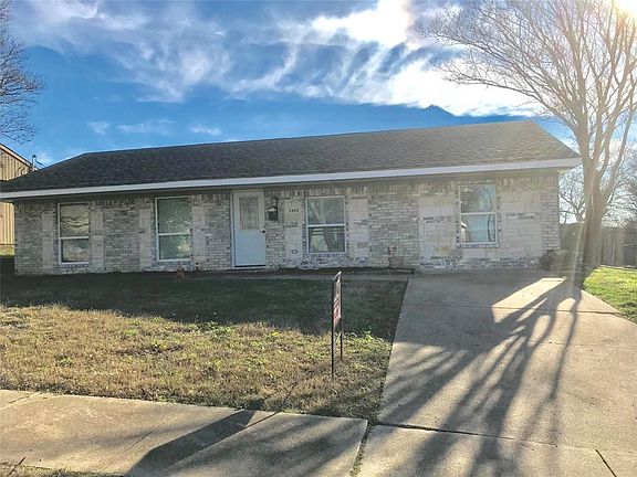 2nd image of 1002 Woodcrest Dr
