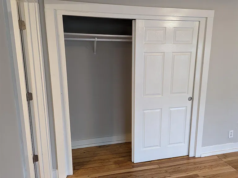 4526 Avenue H — Photo 13