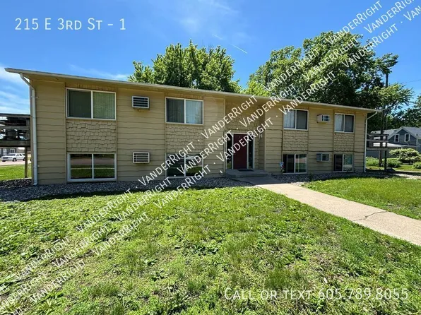 215 E 3rd St #1, Canton, SD 57013