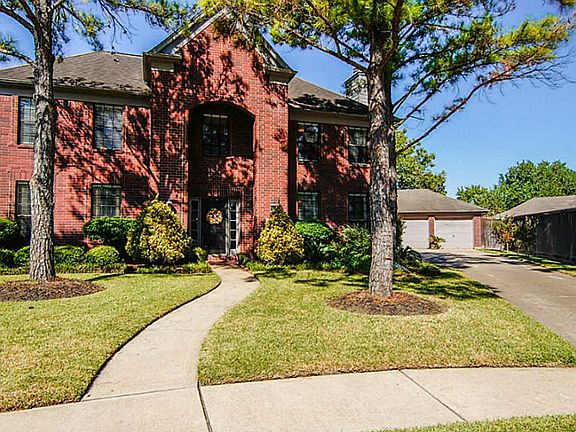 3rd image of 11107 Town Elm Ct