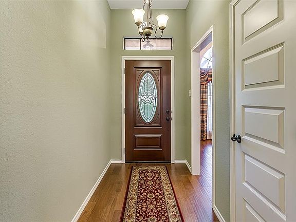5th image of 106 Tanglewood Dr